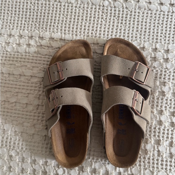 WomensTan Birkenstock Sandals - Picture 1 of 5
